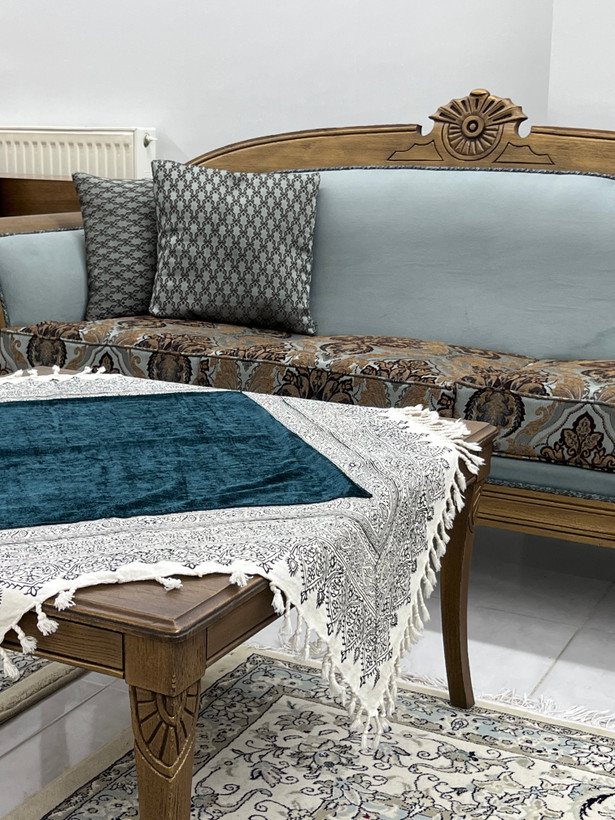 رومیزی چاپ قلمکار شیخی سایز ۱۰۰ در ۱۰۰ ترکیب کتان و مخمل
