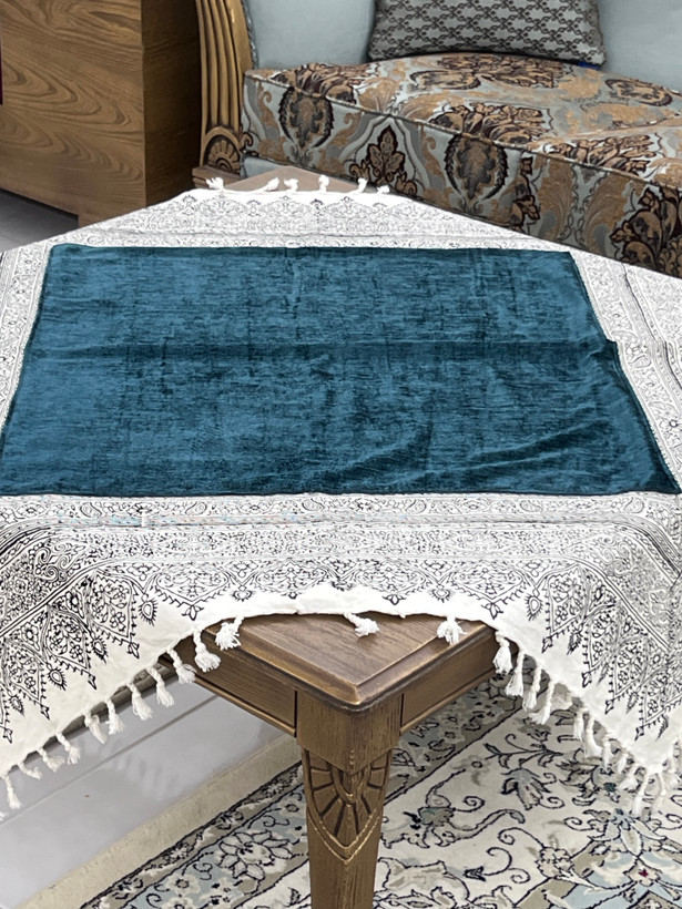 رومیزی چاپ قلمکار شیخی سایز ۱۰۰ در ۱۰۰ ترکیب کتان و مخمل