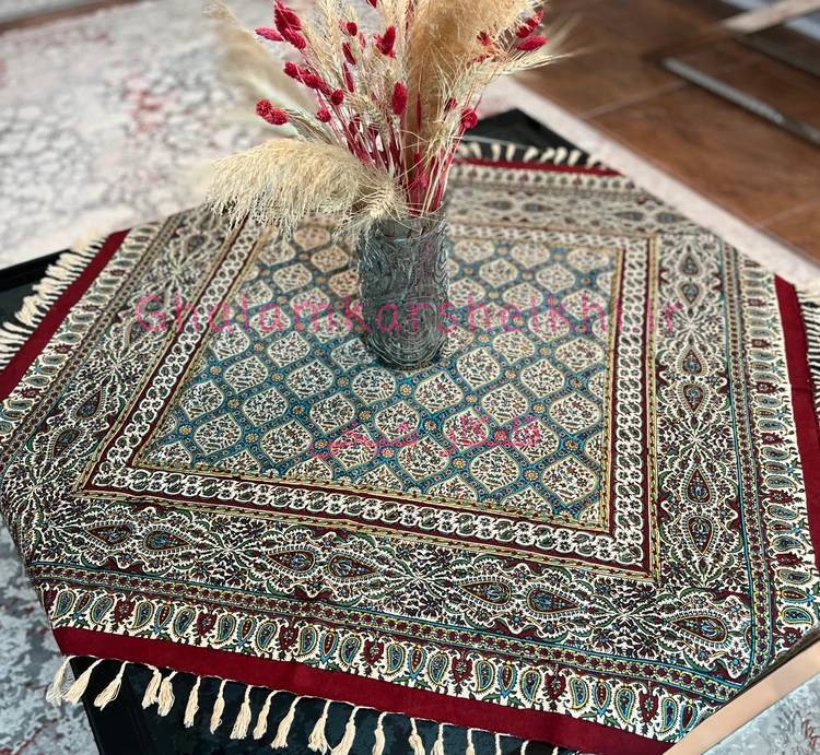 رومیزی چاپ قلمکار شیخی سایز 100 در 100 طرح گنبد مسجد شیخ لطف اله