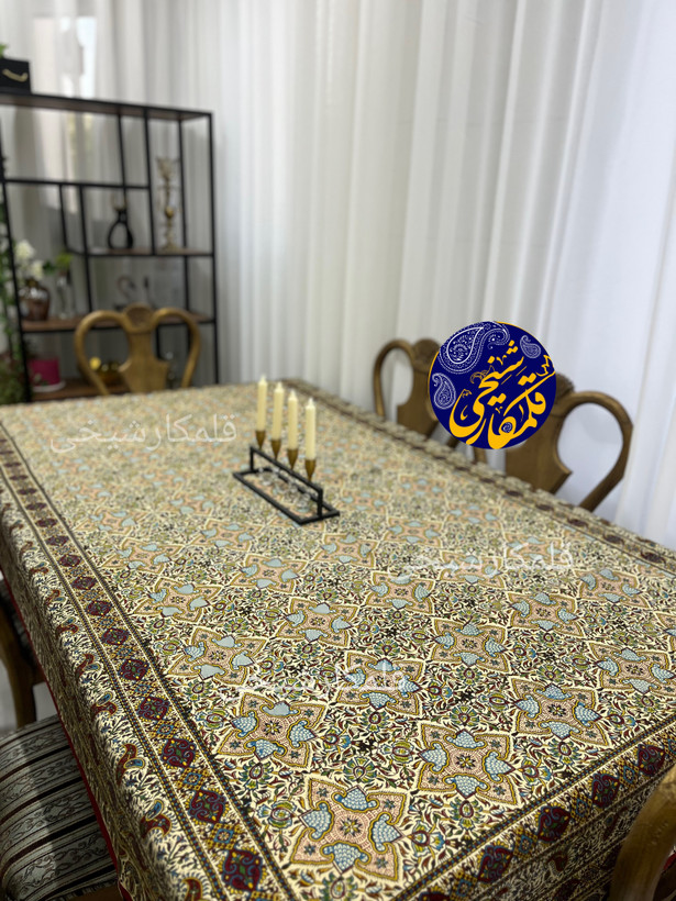 رومیزی چاپ قلمکار شیخی سایز 160 در 240 طرح ایوان عمارت عالی قاپو
