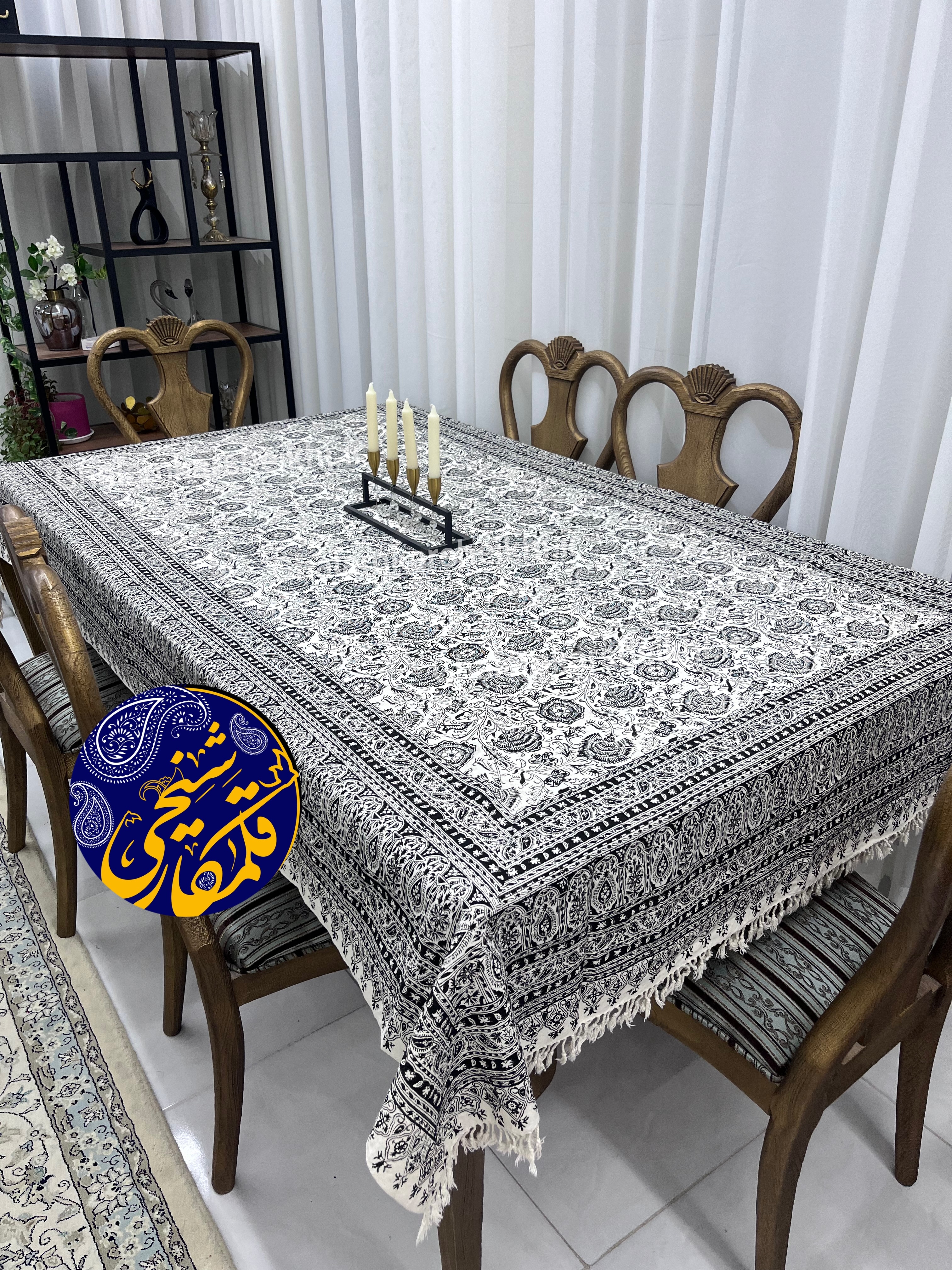 رومیزی چاپ قلمکار شیخی سایز 160 در 240 طرح 《سیاه قلم》 گل و ترنج