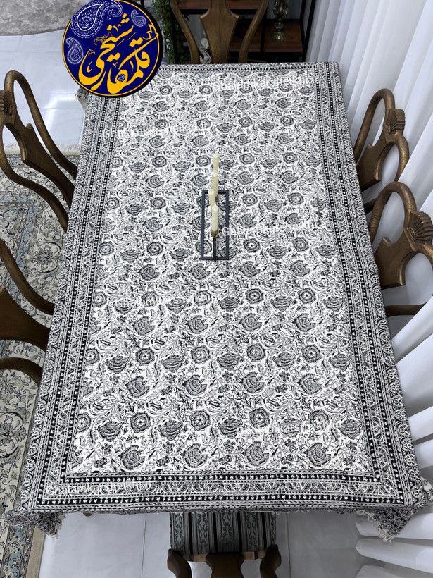 رومیزی چاپ قلمکار شیخی سایز 160 در 240 طرح 《سیاه قلم》 گل و ترنج