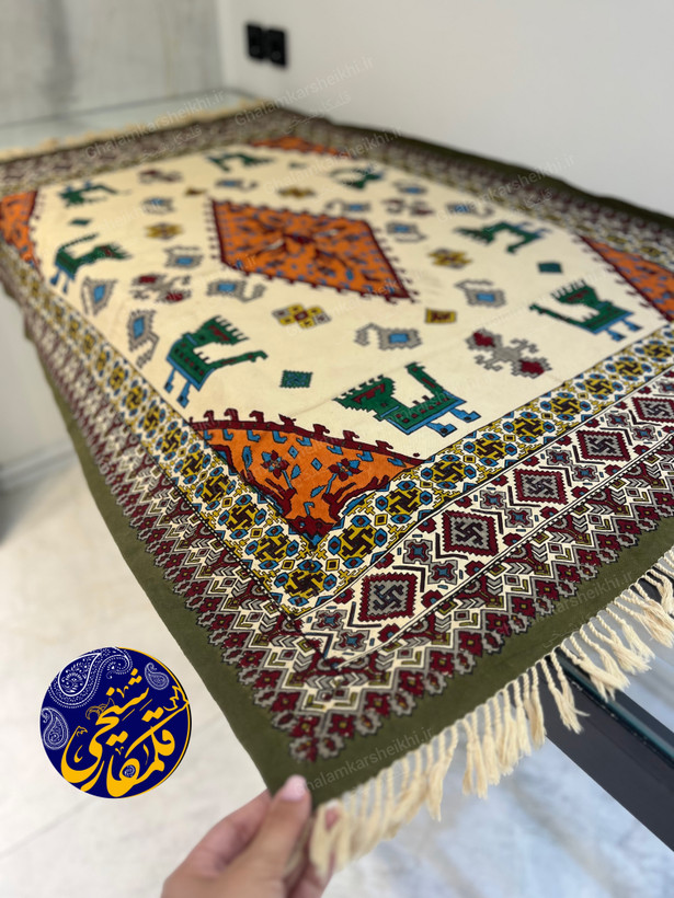 رومیزی طرح گلیم آویزدار 150×100 | رومیزی سنتی مناسب میز 4 نفره | قلمکار شیخی