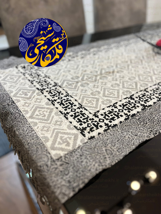 رانر رومیزی چاپ قلمکار شیخی سایز ۵۰در ۱۵۰ طرح گلیم