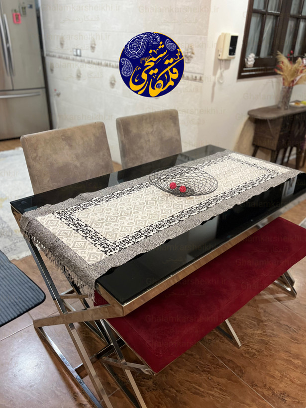 رانر رومیزی چاپ قلمکار شیخی سایز ۵۰در ۱۵۰ طرح گلیم