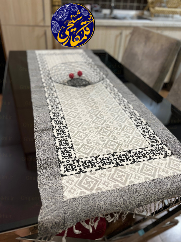 رانر رومیزی چاپ قلمکار شیخی سایز ۵۰در ۱۵۰ طرح گلیم