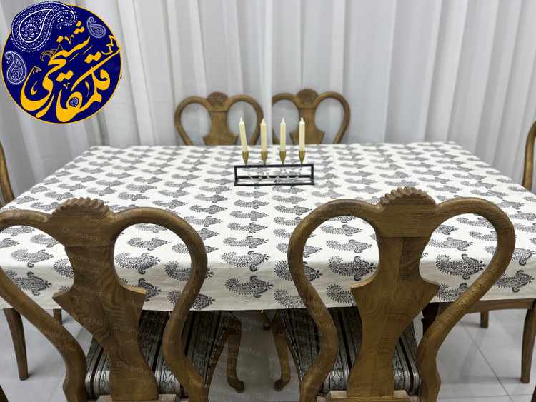 رومیزی چاپ قلمکار شیخی طرح بته سرکج سیاه قلم سایز ۱۳۵×۲۰۰
