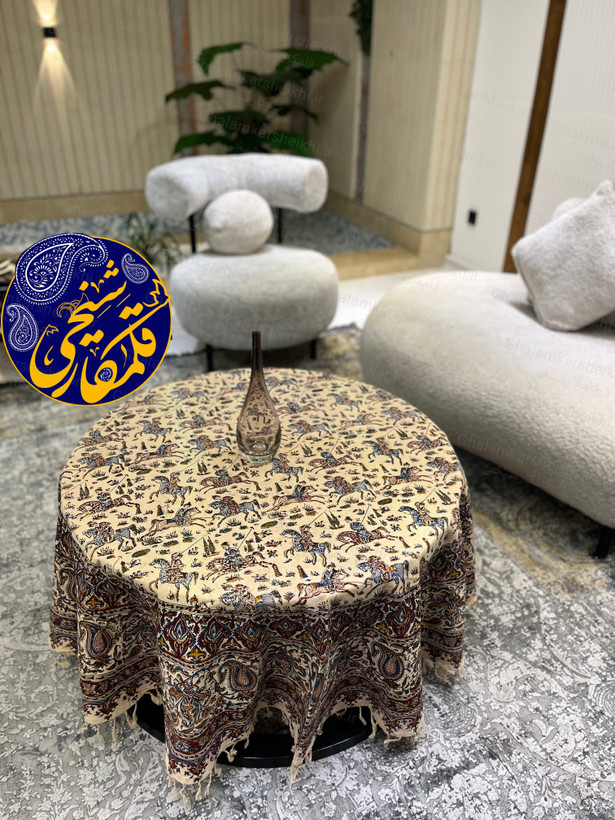 رومیزی گرد چاپ قلمکار شیخی طرح چوگان قطر ۱۸۰