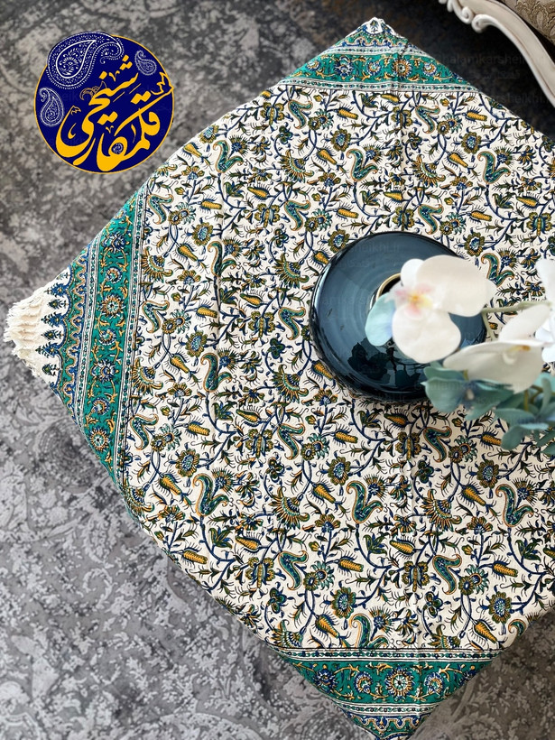 رومیزی چاپ قلمکار شیخی طرح گل و مرغ سایز ۱۲۰×۱۲۰ سانتیمتر