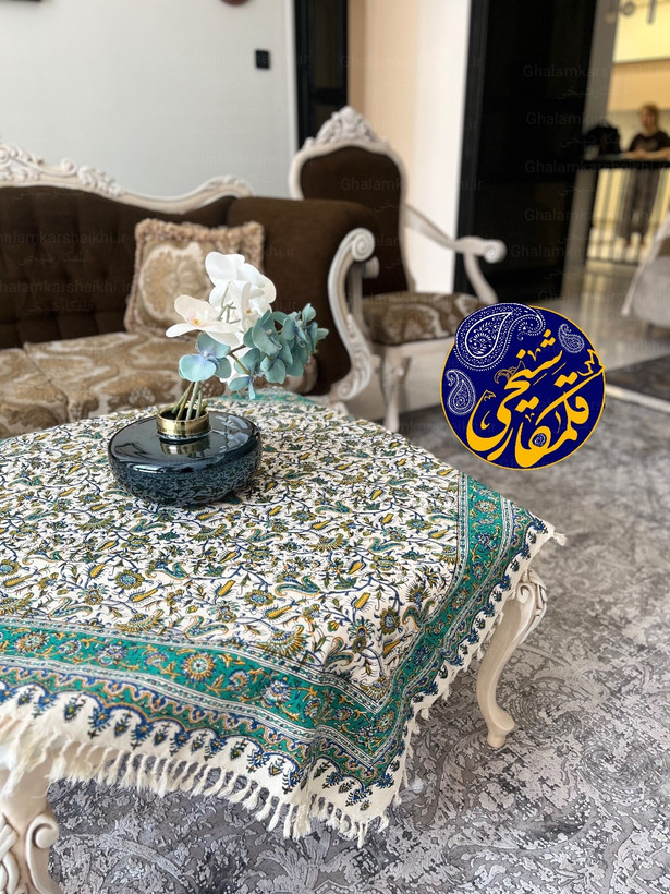 رومیزی چاپ قلمکار شیخی طرح گل و مرغ سایز ۱۲۰×۱۲۰ سانتیمتر