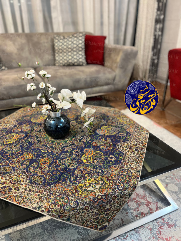 رومیزی مربع ترمه ۱۰۰٪ ابریشم درجه یک ۸ رنگ – زمینه سرمهای